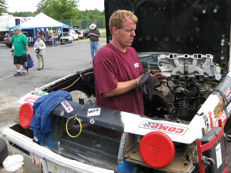 Illustration for article titled The 24 Hours Of LeMons New England 2009 Über Gallery, Part 4